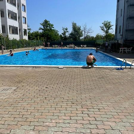 Апартаменты Al Mare Лидо-Адриано Экстерьер фото